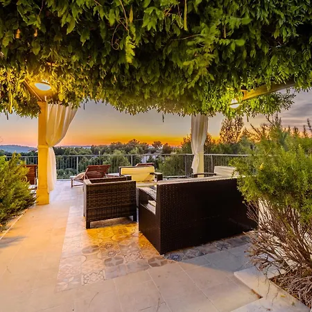 Julia With Heated Pool And Hot Tub, Ideal For Large Groups Villa Milna (Brac)