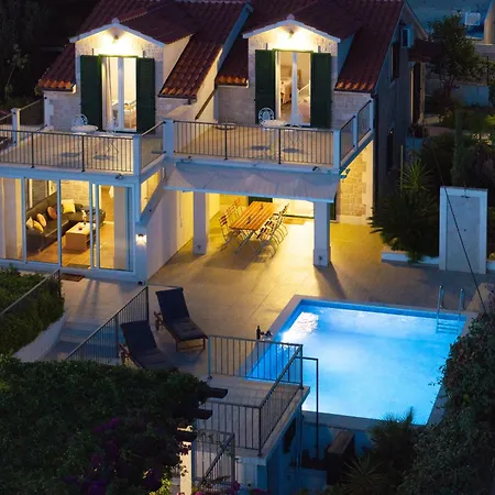 Julia With Heated Pool And Hot Tub, Ideal For Large Groups * Milna (Brac)