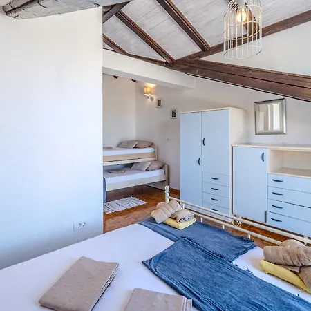 Julia With Heated Pool And Hot Tub, Ideal For Large Groups Vila Milna (Brac)