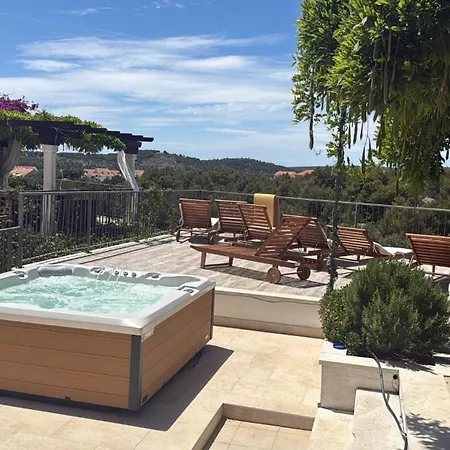 Vila Julia With Heated Pool And Hot Tub, Ideal For Large Groups *