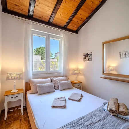 Julia With Heated Pool, Ideal For Large Groups Villa *