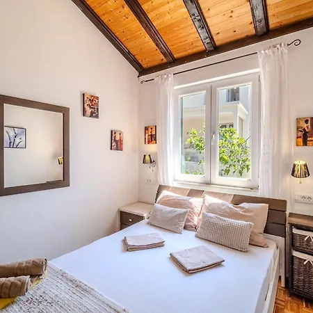 Julia With Heated Pool, Ideal For Large Groups Villa *