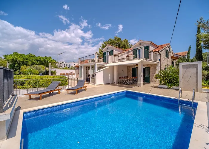 빌라 Julia With Heated Pool And Hot Tub, Ideal For Large Groups